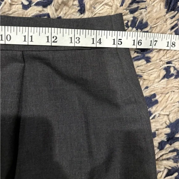 Ann Taylor signature 3 piece gray suit set - blazer (10), skirt and pants (8) - Picture 11 of 15